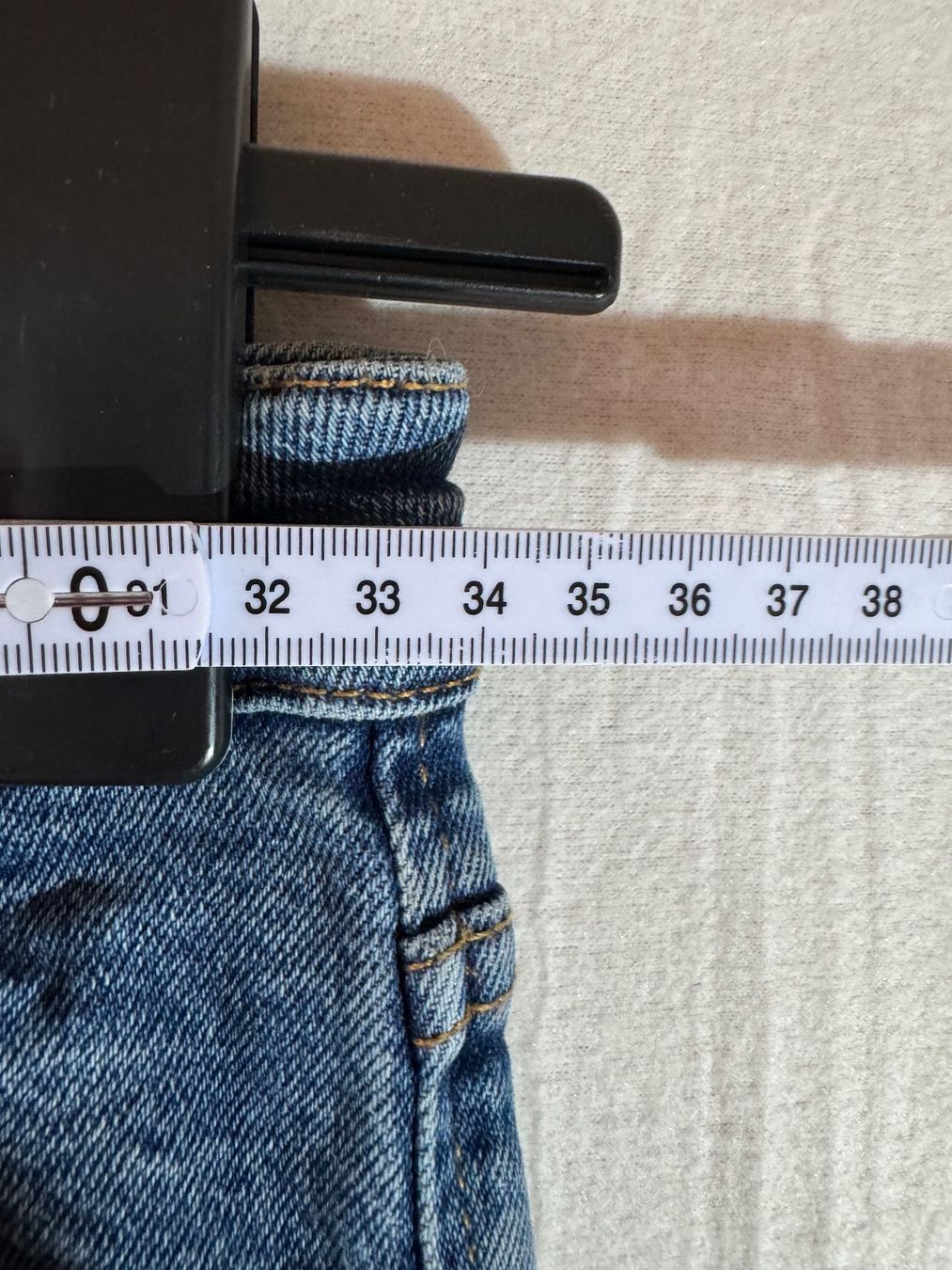 Stradivarius Jeans: Stradivarius Mom Jeans mit Strasssteinen Gr. 36 – Usato da Grosswangen venduto da second_hand_dress 4