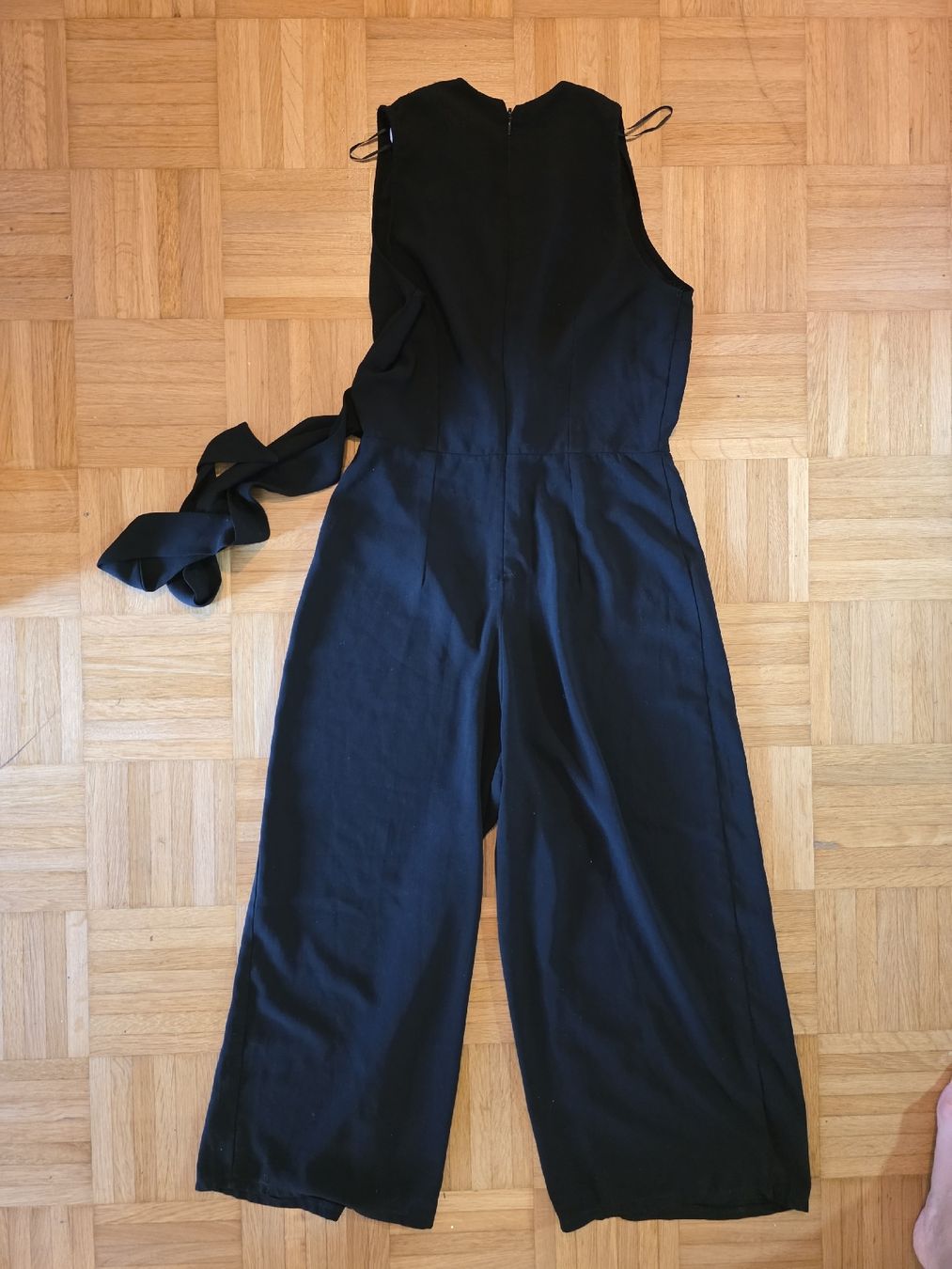 Tute: Elegante Schwarze Jumpsuit, Grösse 40, Top Zustand! – Usato da Horw venduto da Zedy01 2