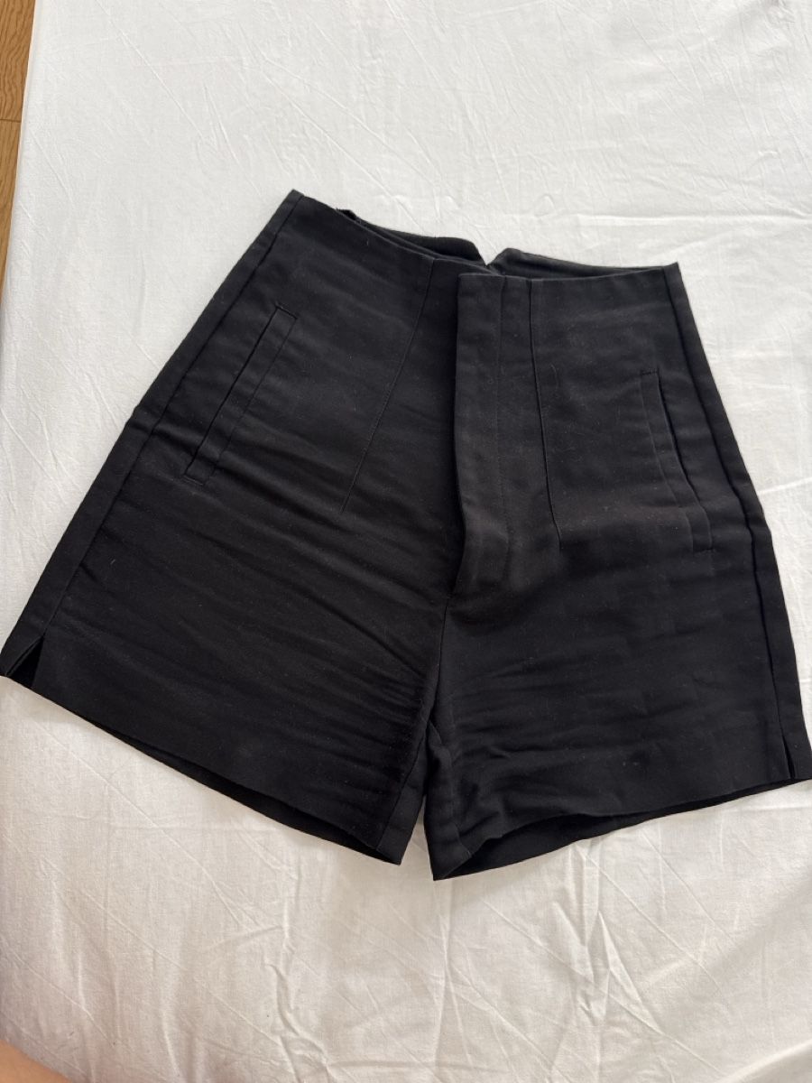 Stradivarius Pantalons: Shorts – D'occasion à Nebikon par Preloved_bykelly