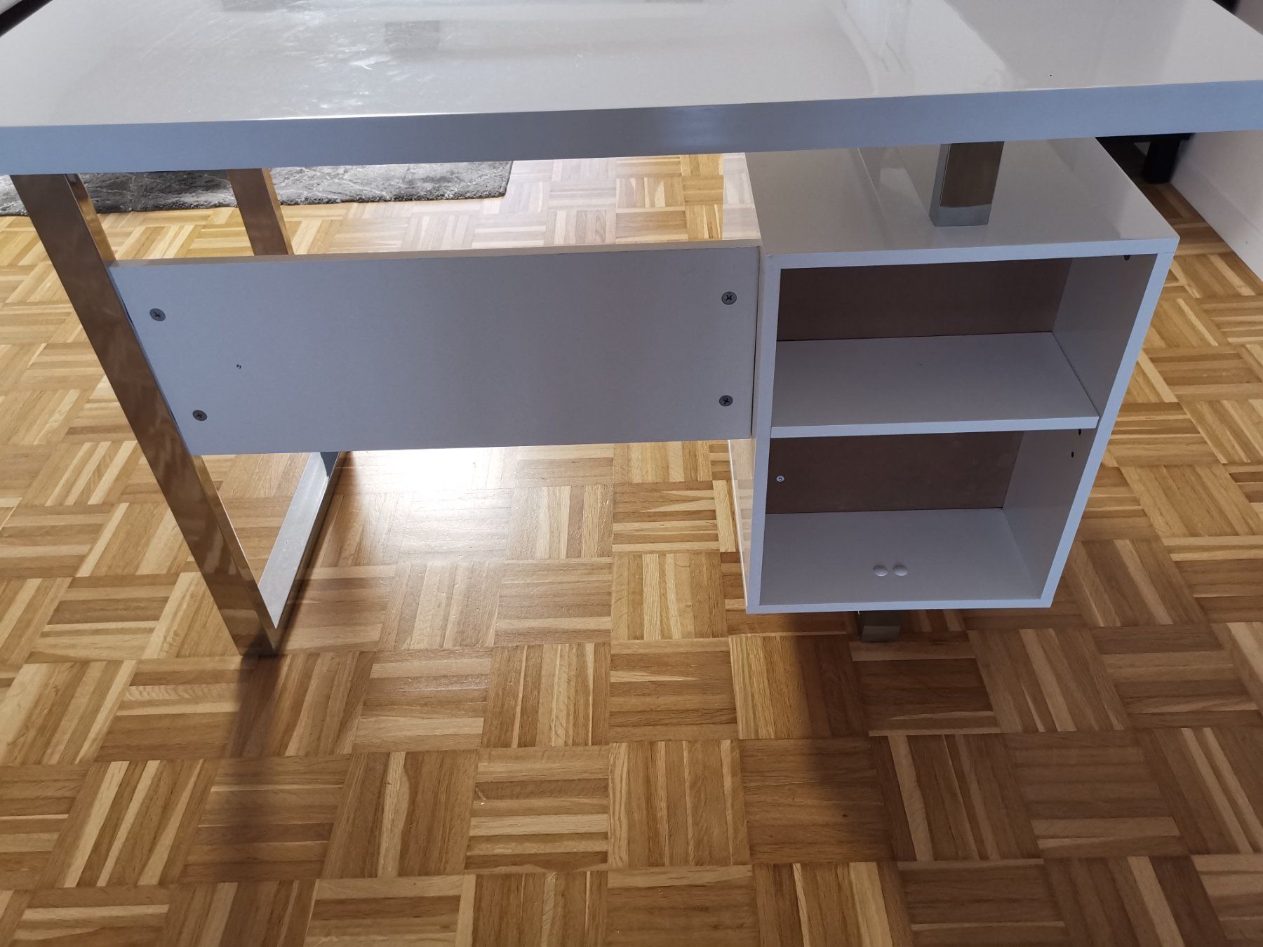 Scrivanie: Schöner Schreibtisch in Glanzoptik – Usato da Eschlikon TG venduto da kri_5lb6 1