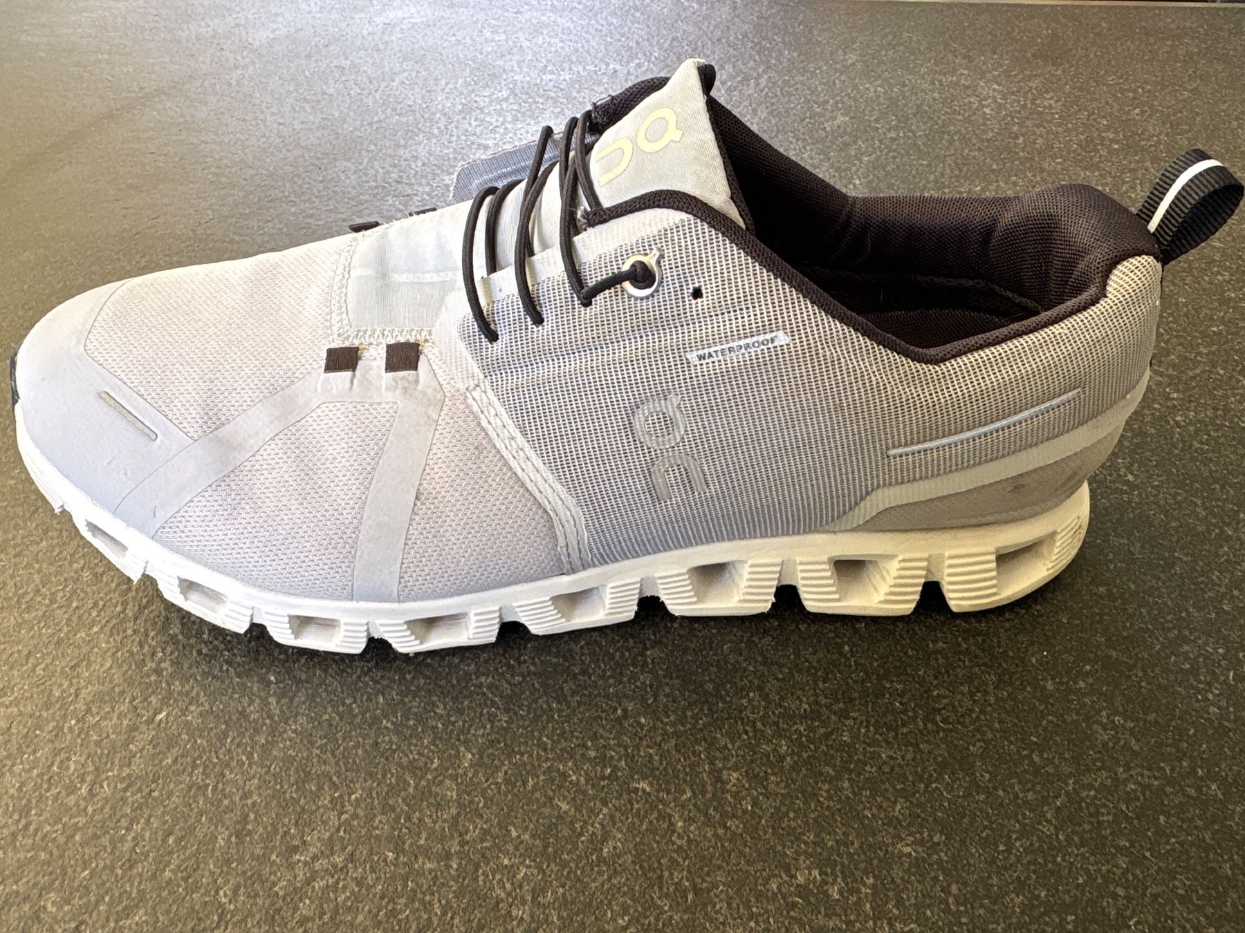 On Scarpe da uomo: **ON CLOUD GREY * – Usato da Winkel venduto da Takumi01