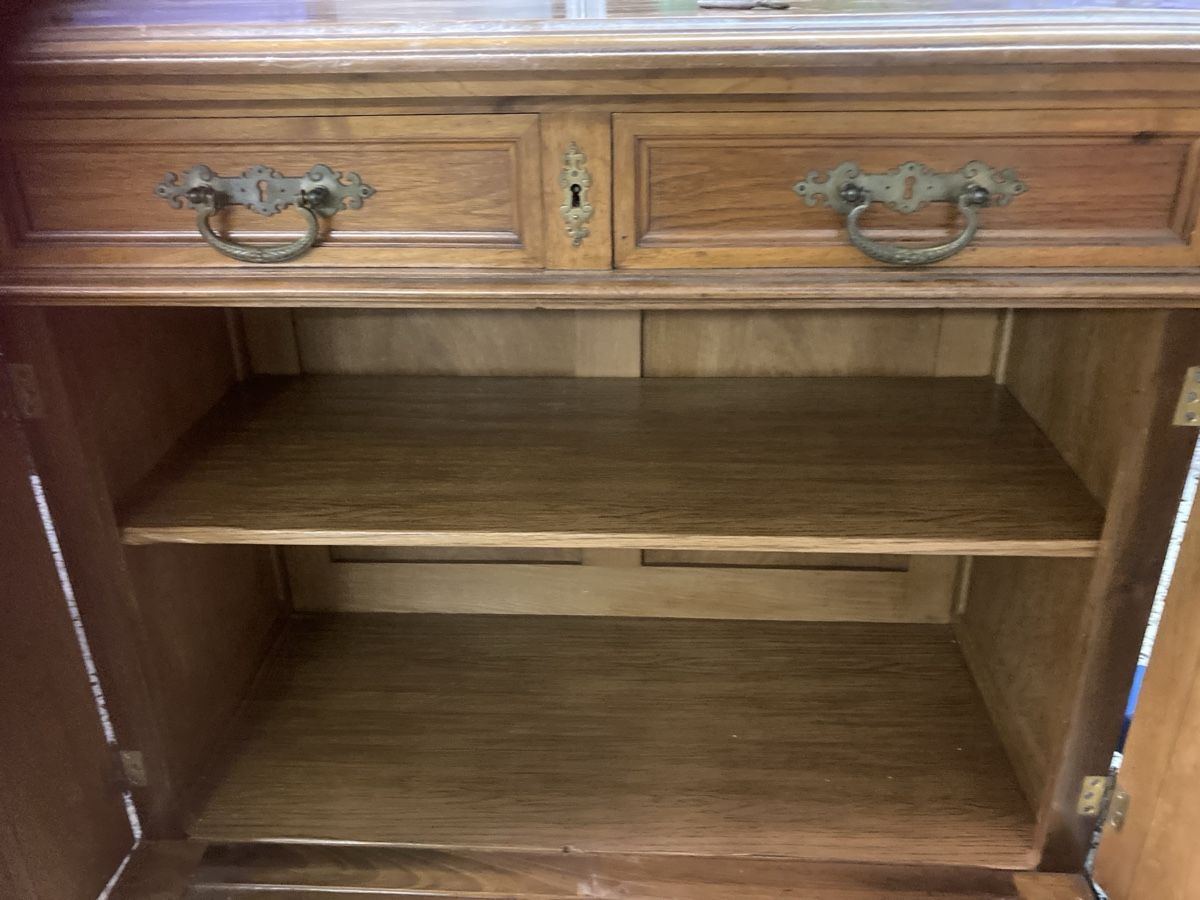 Commodes: Kommode, 2 Türen, 2 Schubladen, Nussbaum – D'occasion à Zürich par Mueschelmau 2