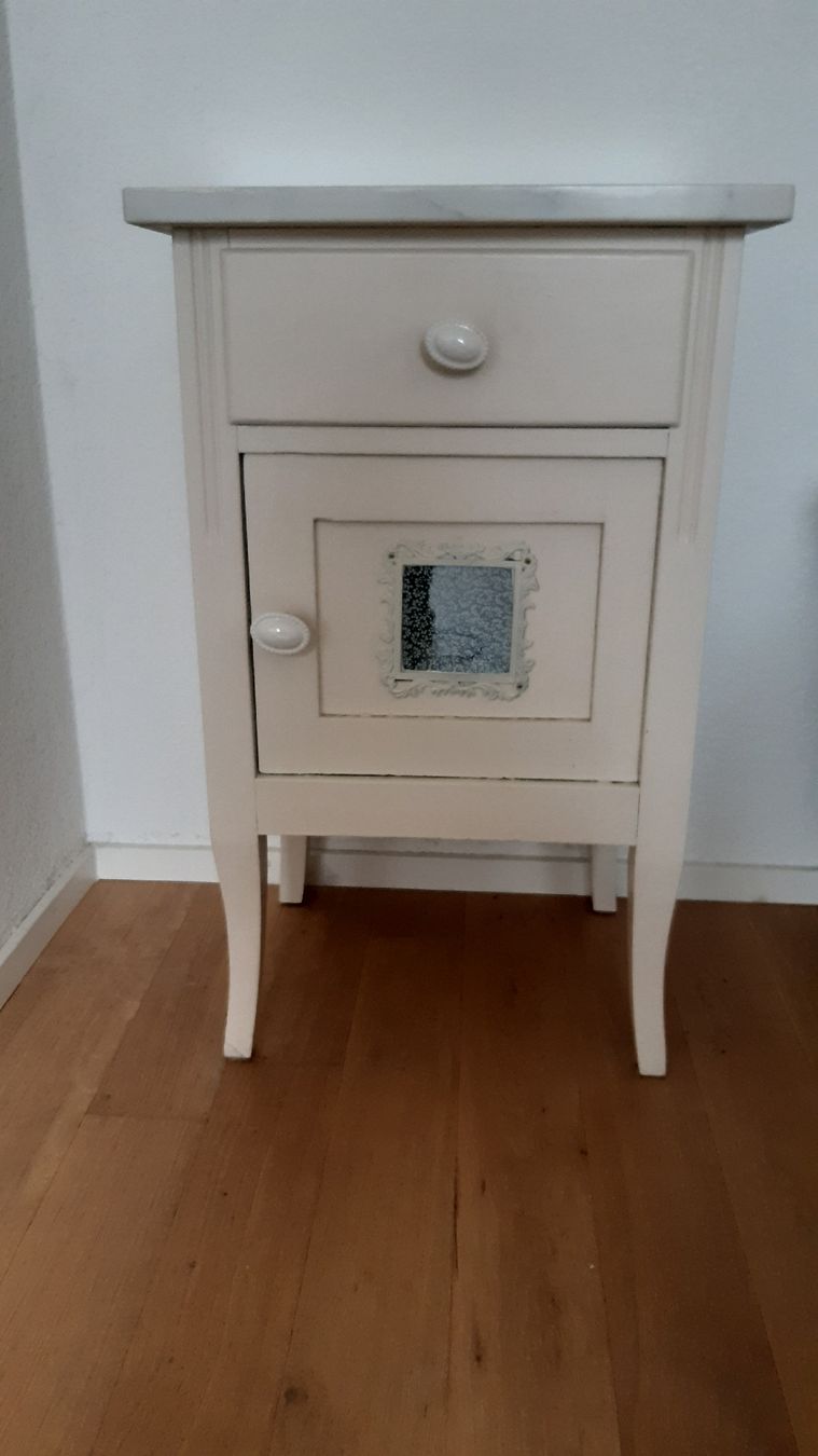 Comodini: Schöner Nachttisch Shabby Chic mit Marmorplatte – Usato da Aarburg venduto da gentile3