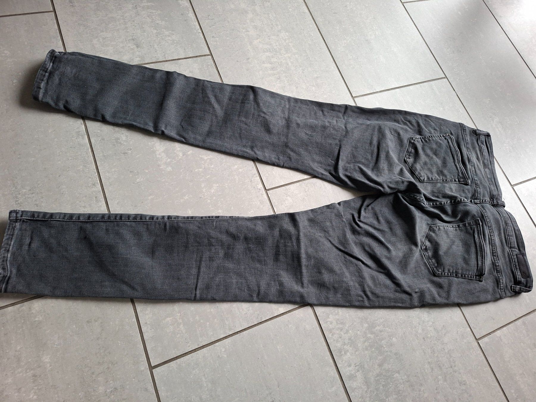 S.Oliver Jeans: S.Oliver Jeans, grau, Grösse 40, super Zustand! – Gebraucht aus Killwangen von KIANA08 1