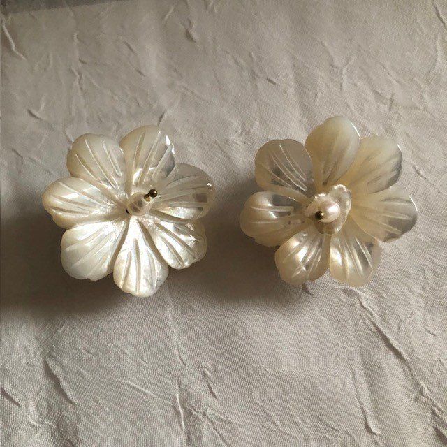 Ohrringe & -stecker: Boucles d’oreilles en Nacre – Gebraucht aus Genève von Honeybird