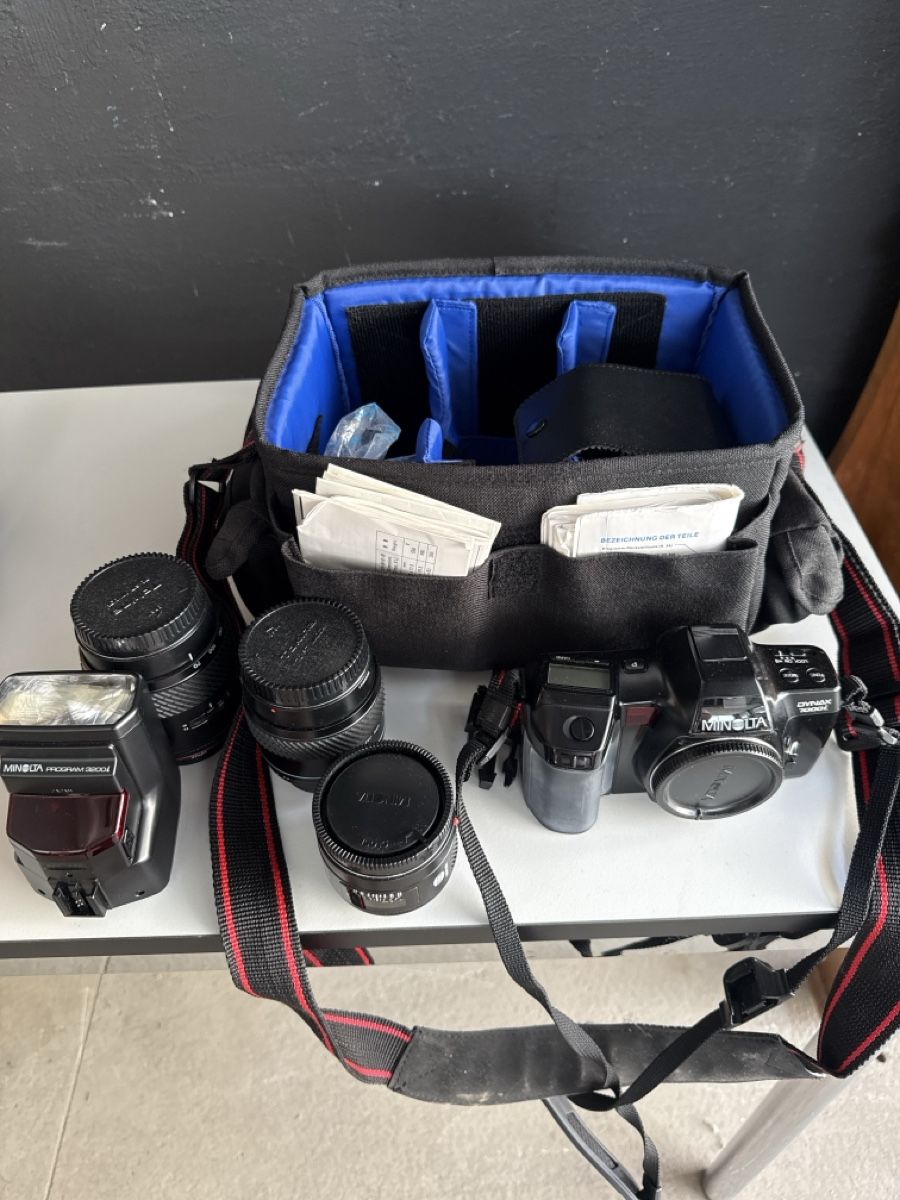 Minolta Fotocamera: Kameraset Minolta 500si, Objektive, Blitz, Tasche – Usato da Näfels venduto da Meelis 2