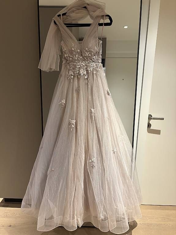 Vestiti: Andrea & Leo Gown – Usato da Herrliberg venduto da jil_y77h