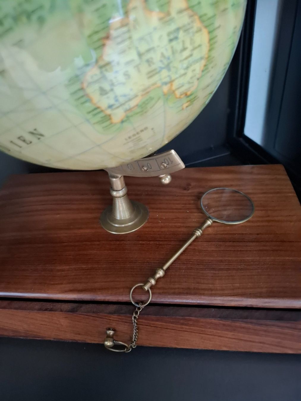 Altro in Decorazioni & Accessori: Globe avec support en manguier et loupe – Nuovo (secondo la descrizione) da Saxon venduto da 2005sylvester 4