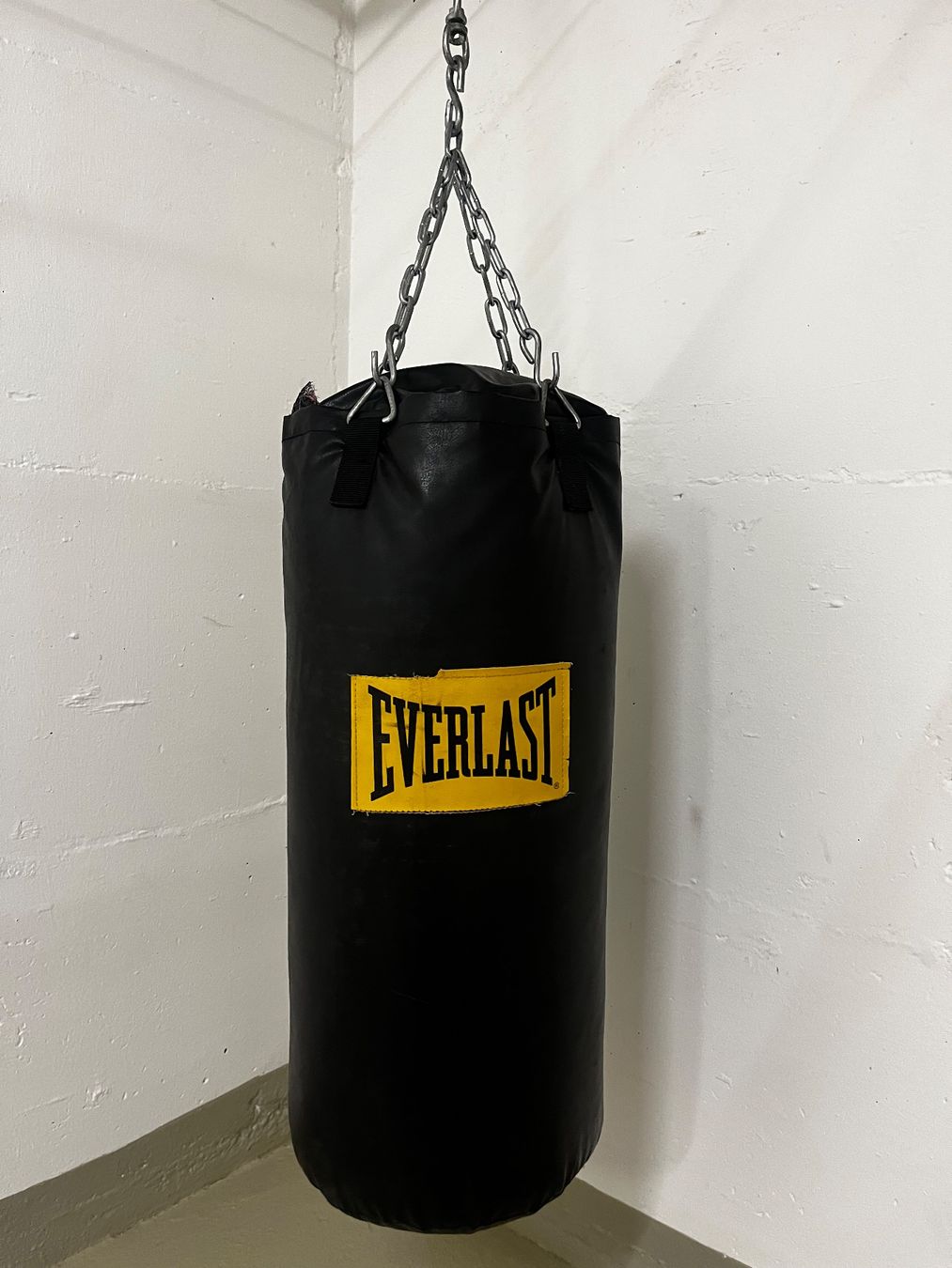 Everlast Boxsäcke: Boxsack Everlast mit 2 Paar Handschuhe – Gebraucht aus Stans von stie1989