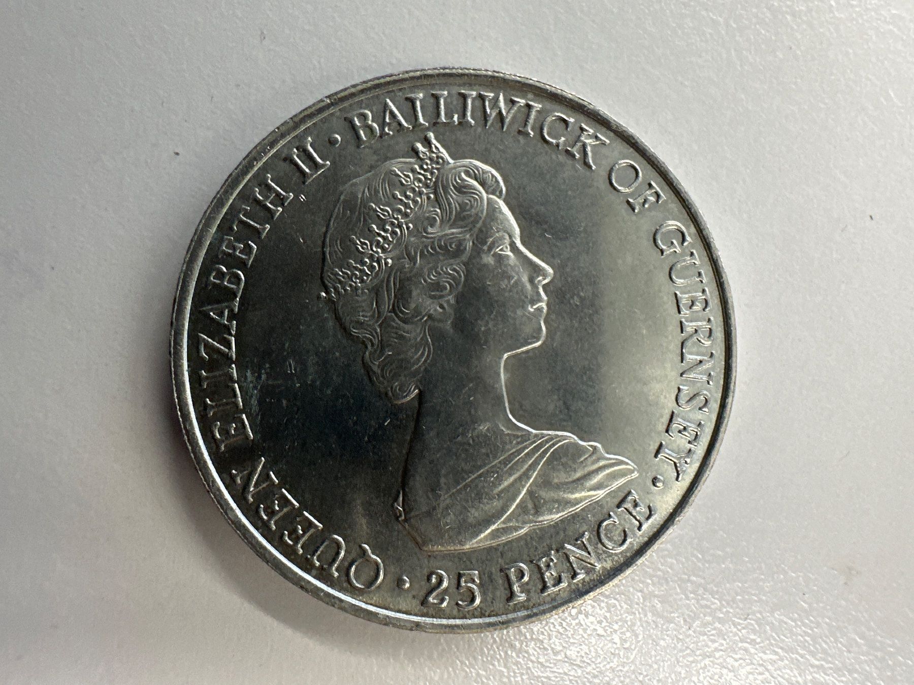 Tutti le monete: 3x 1 Crown, 1x 25 Pence England – Usato da Herisau venduto da herau 2