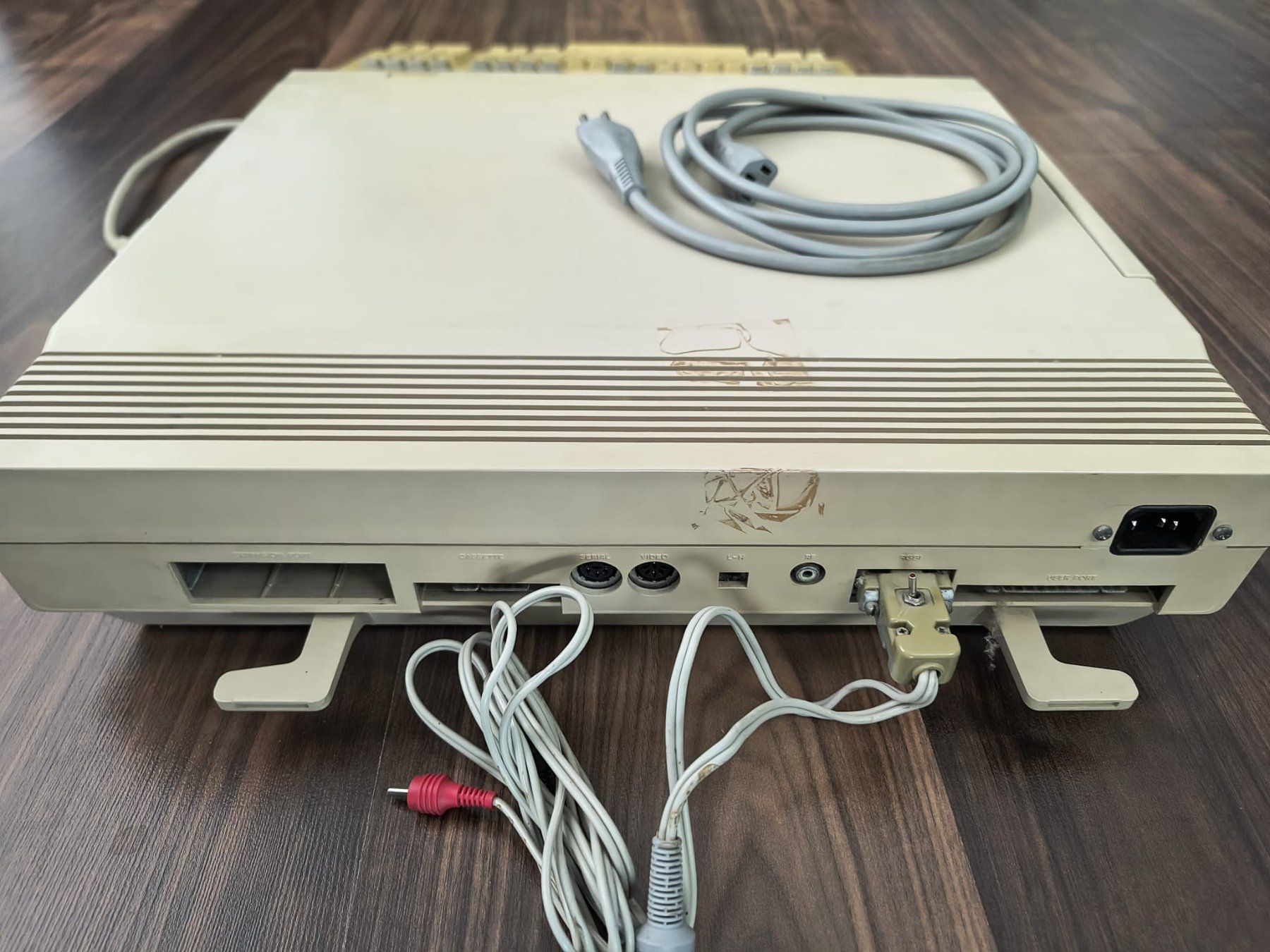 Commodore PC: Commodore 128D Set mit Monitor Retro Computer – Usato da Oberengstringen venduto da Raspiestnebula 2