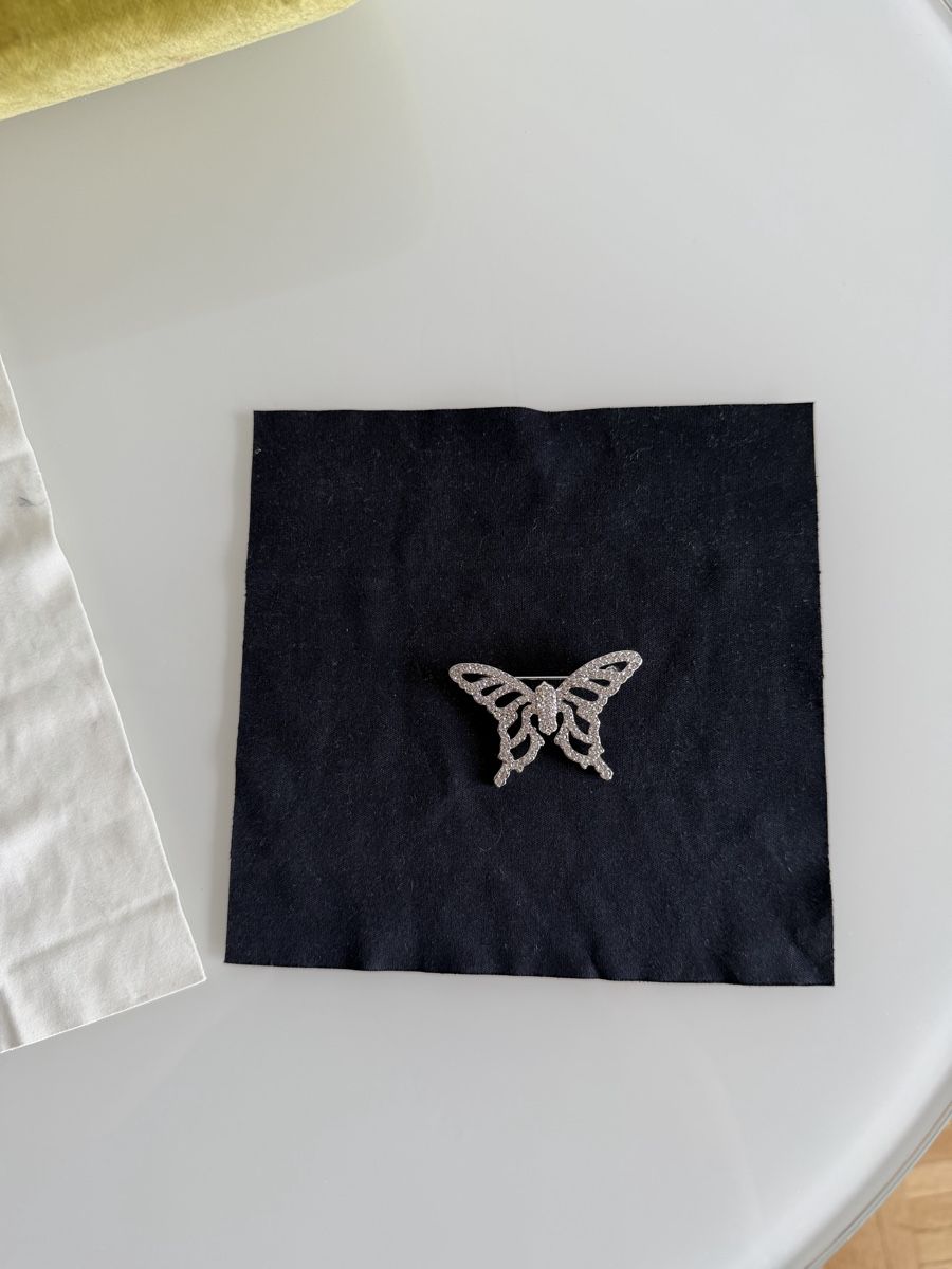 Swarovski Spille & Fermagli: Broche papillon Swarovski ornée de strass – Usato da Cressier FR venduto da Kvito4ka 8