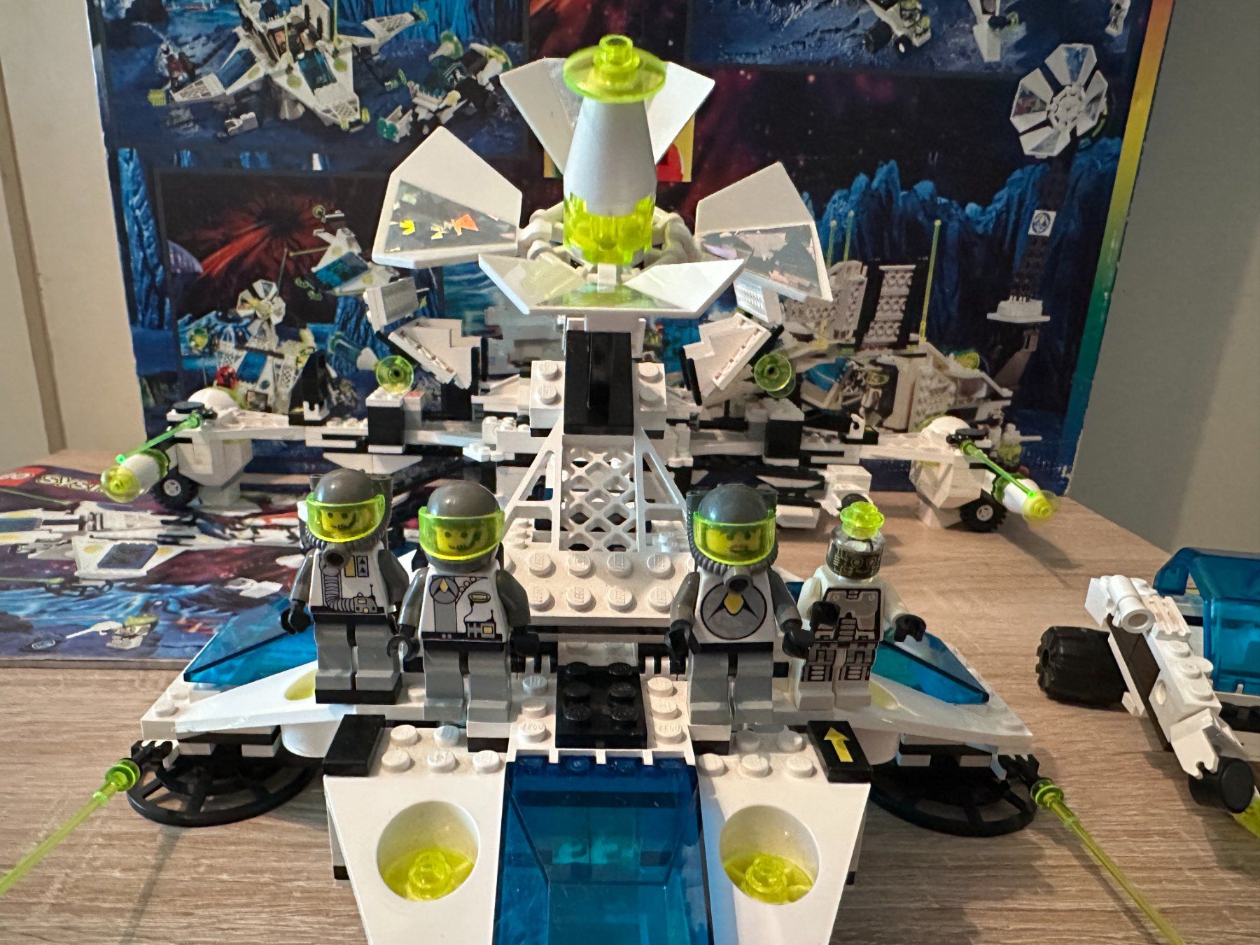 Lego Kit di costruzioni: LEGO Space 6982 Explorien Starship – Usato da Basel venduto da Don-Angel 4