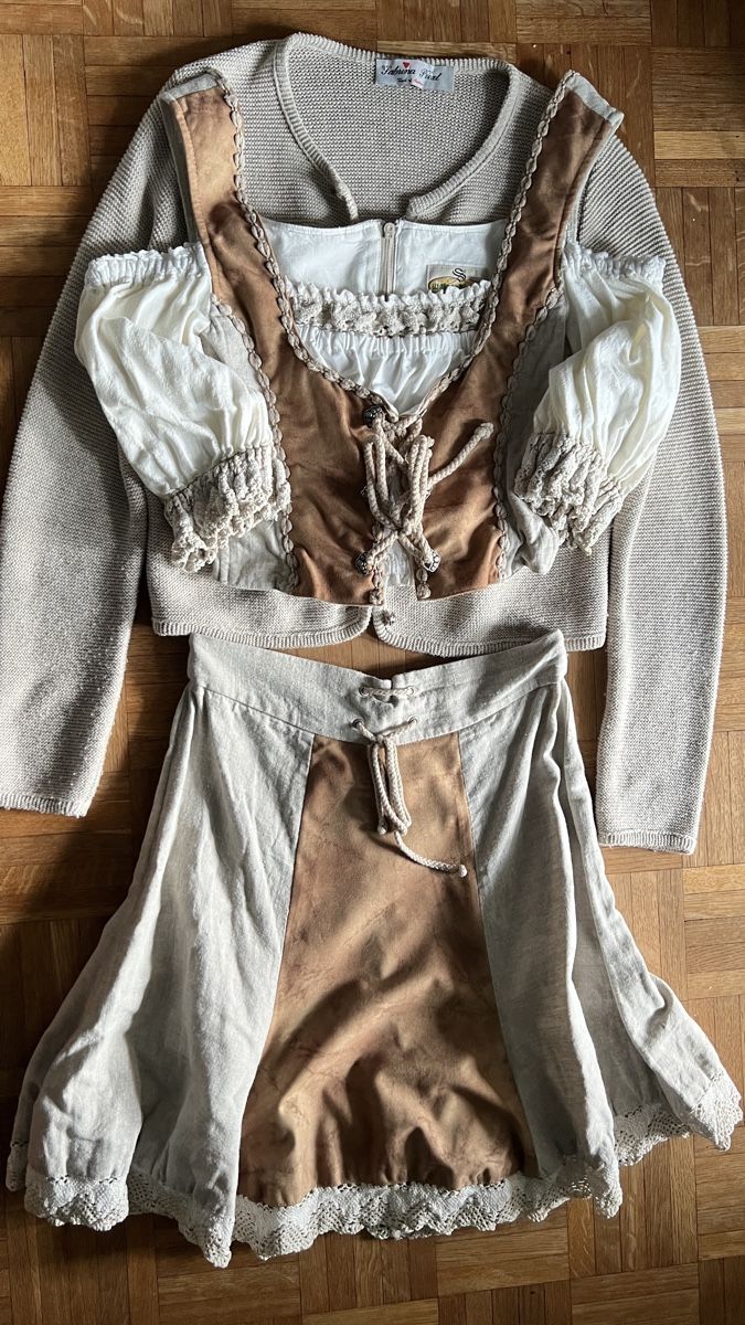 Vestiti: Exklusives Trachten-Ensemble: Woiperdinger Dirndl & Sabrina – Usato da Gachnang venduto da luc_h6x8