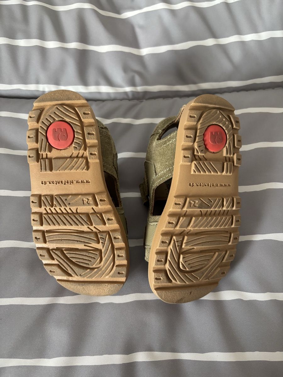 Scarpe per ragazzi: Sandalen, Grösse 24 – Usato da Schleinikon venduto da Jessica_Lutishi 3
