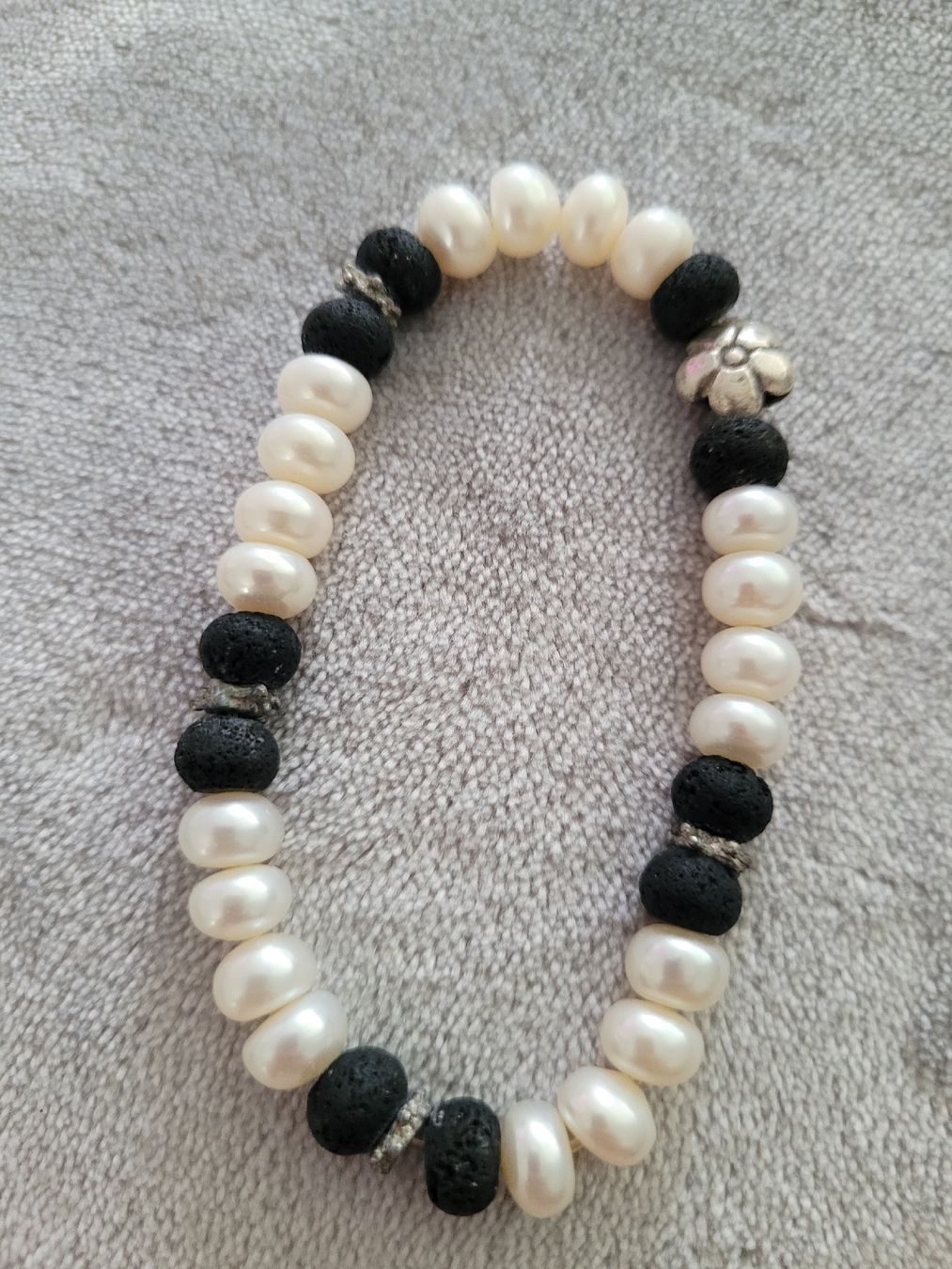 Bracciali & Braccialetti: Perlenarmband Süsswasserperlen & Lavastein – Nuovo (secondo la descrizione) da Bassersdorf venduto da K1966 1