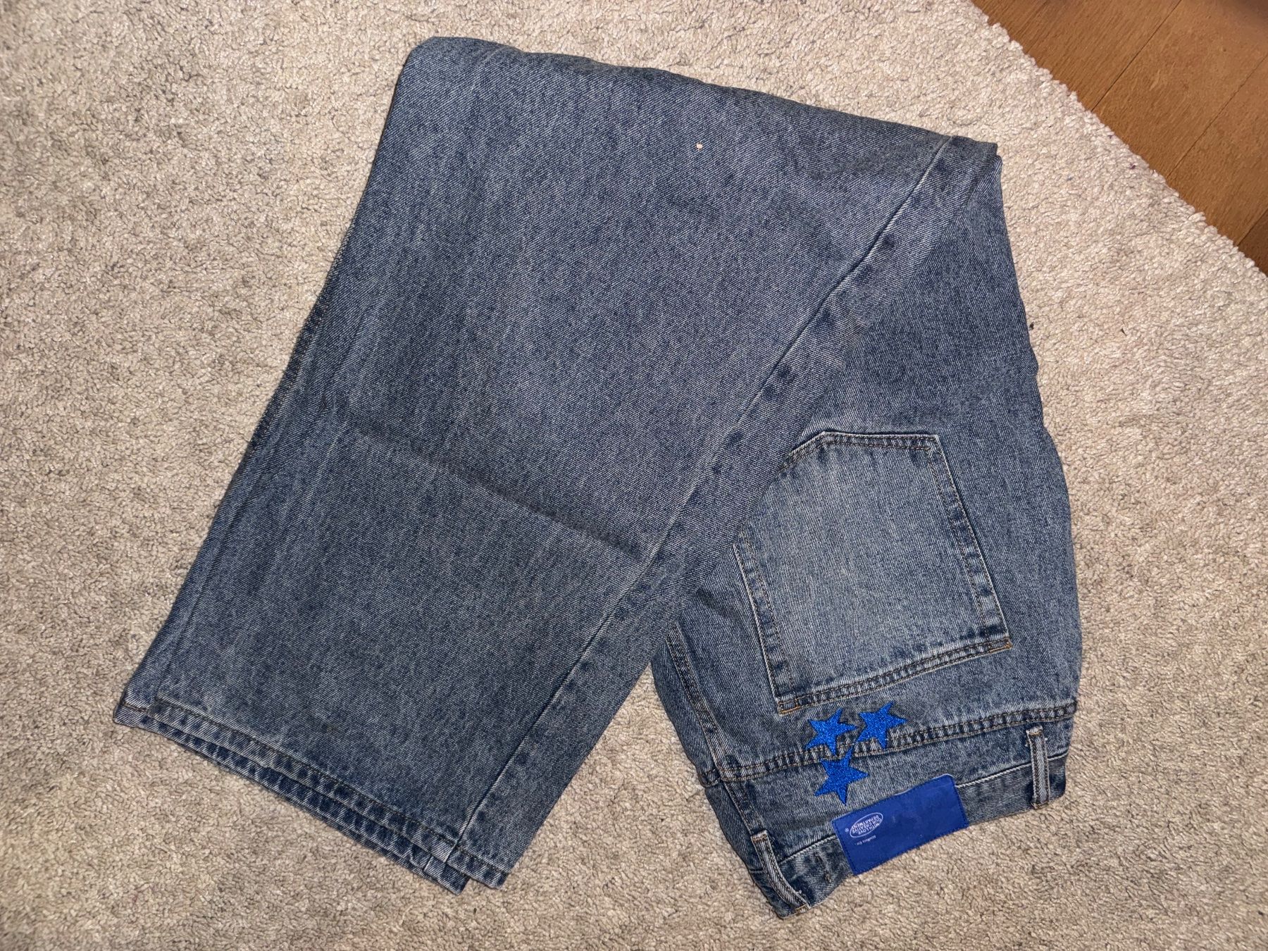 Scuffers Jeans: Jeans Scuffers Jumbo Pants mit Sternen – Usato da Basel venduto da olo..ir 8