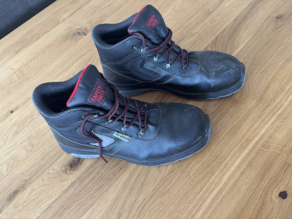 Scarpe da uomo: Worker Stahlkappenschuhe Gr. 44 schwarz – Usato da Ipsach venduto da Cedritschy 1