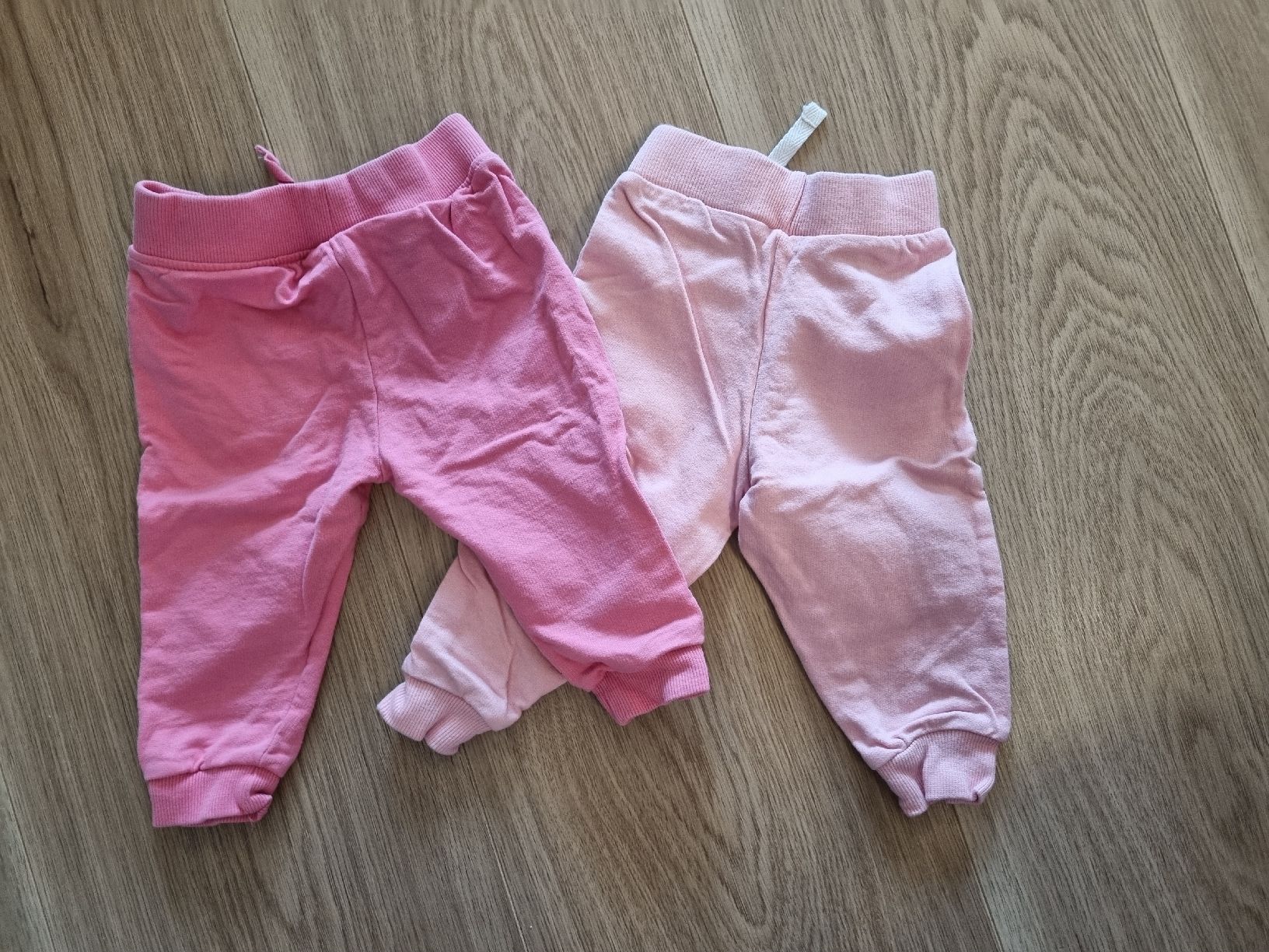 Pantaloni: 2 Jogginghosen/Trainerhosen 74 – Usato da Unteriberg venduto da ste_ruh 1