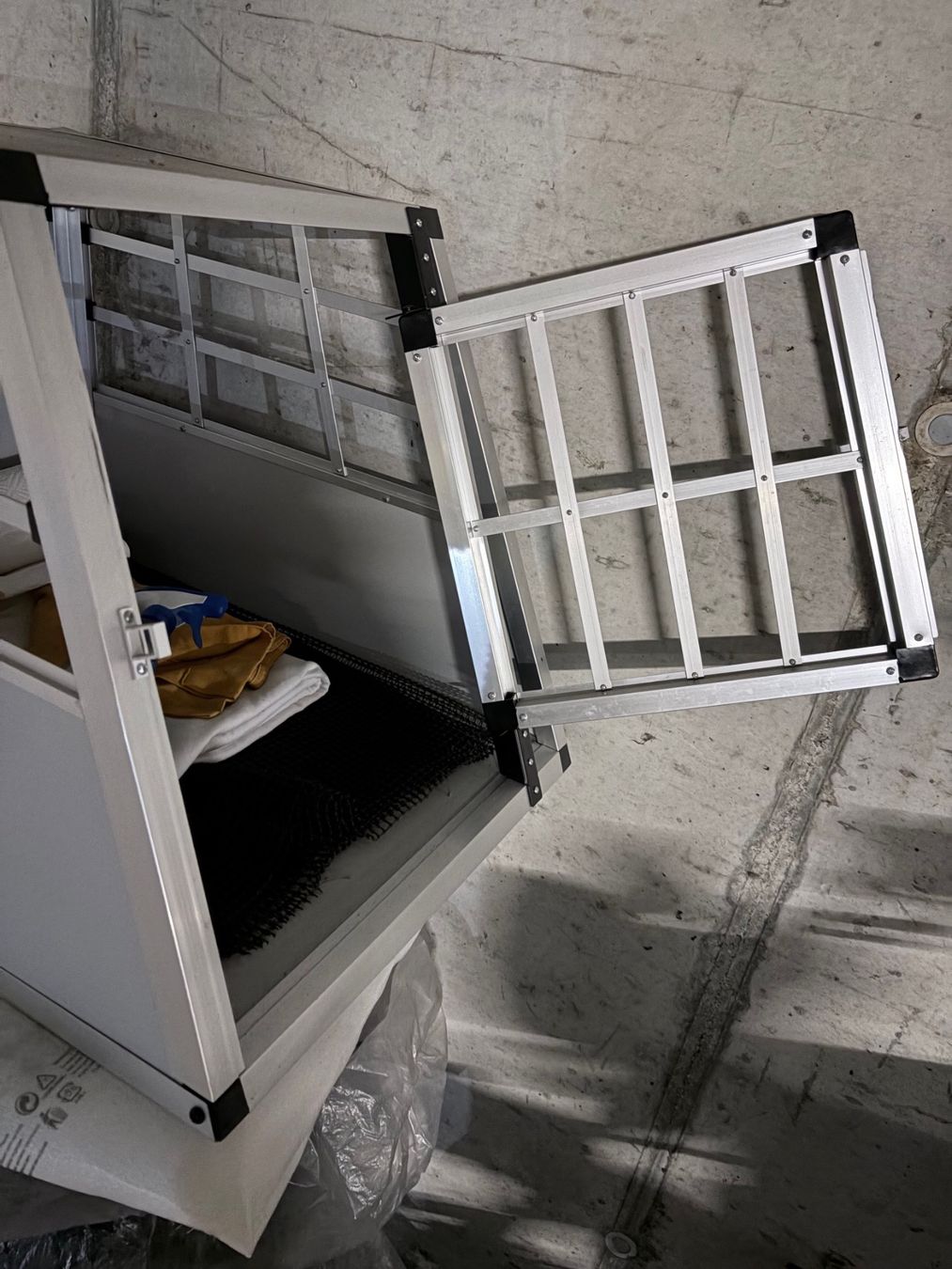 Cucce & Letti: Hundbox / Autobox – Usato da Zürich venduto da borbos 4