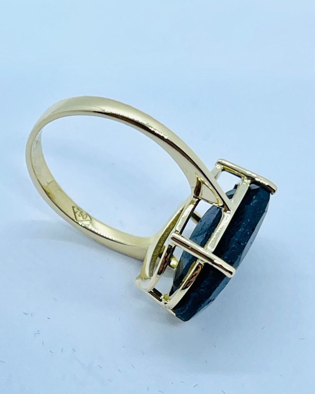 Anelli: 750 Gold Ring mit 10 ct Saphir – Nuovo e nell'imballaggio originale da Murg venduto da MTGold 1