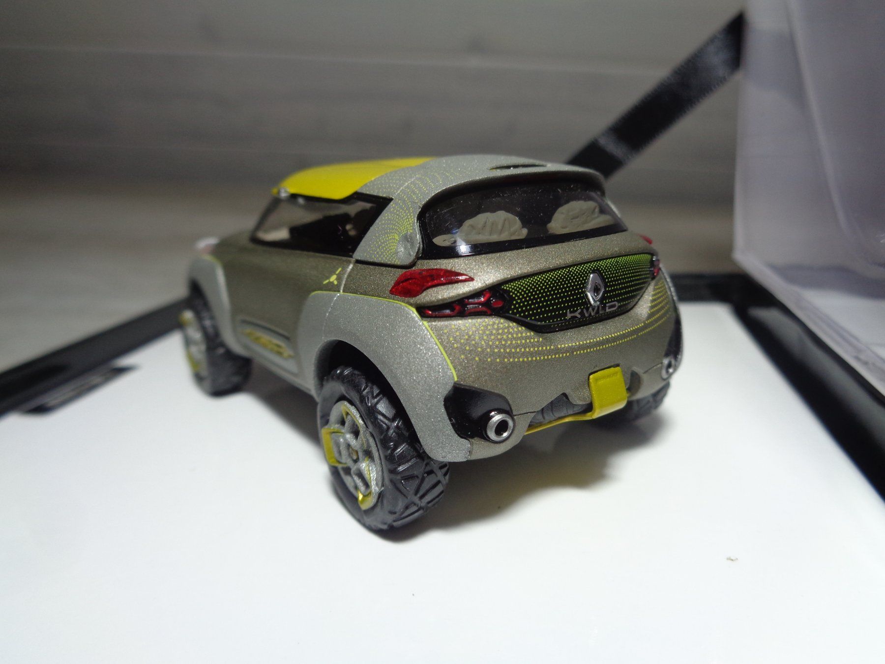 Renault Modellini d'auto: Norev 1:43 Concept Car Renault KWID – Nuovo e nell'imballaggio originale da Reconvilier venduto da rallycar 4