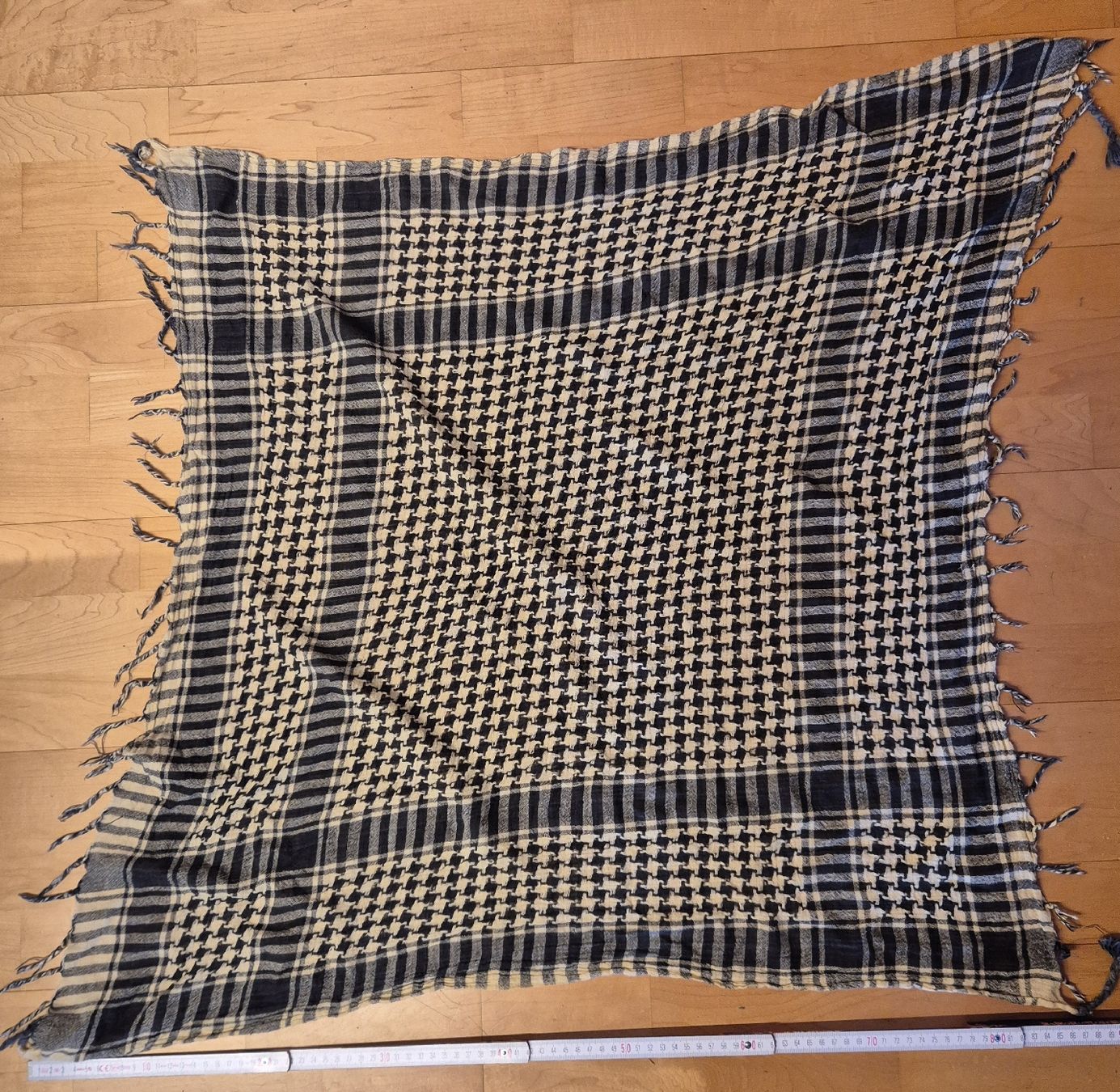 Foulards, Tücher & Schals: Halstuch, cam 85/85 cm. Gebraucht – Gebraucht aus Halten von GiMu.84