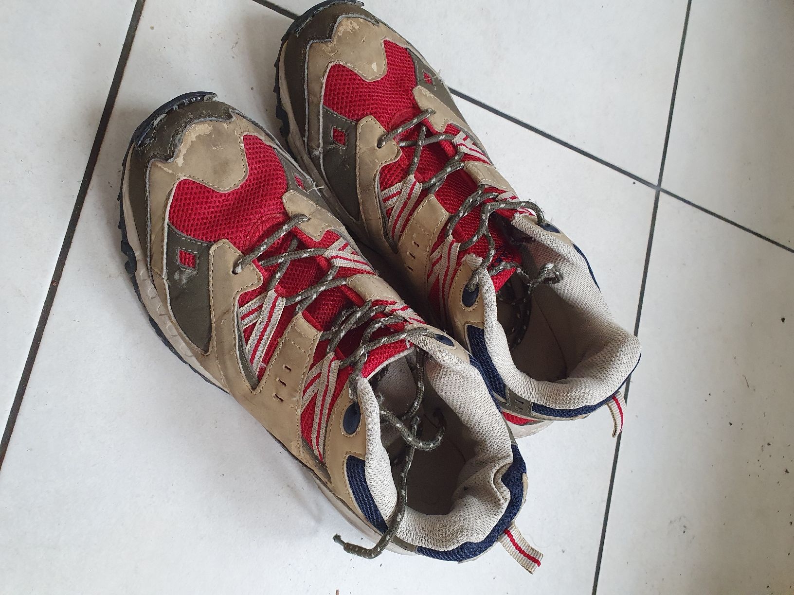 Herrenschuhe: Turnschuh EAST, 42 – Gebraucht aus Burgdorf von Hodel1 1