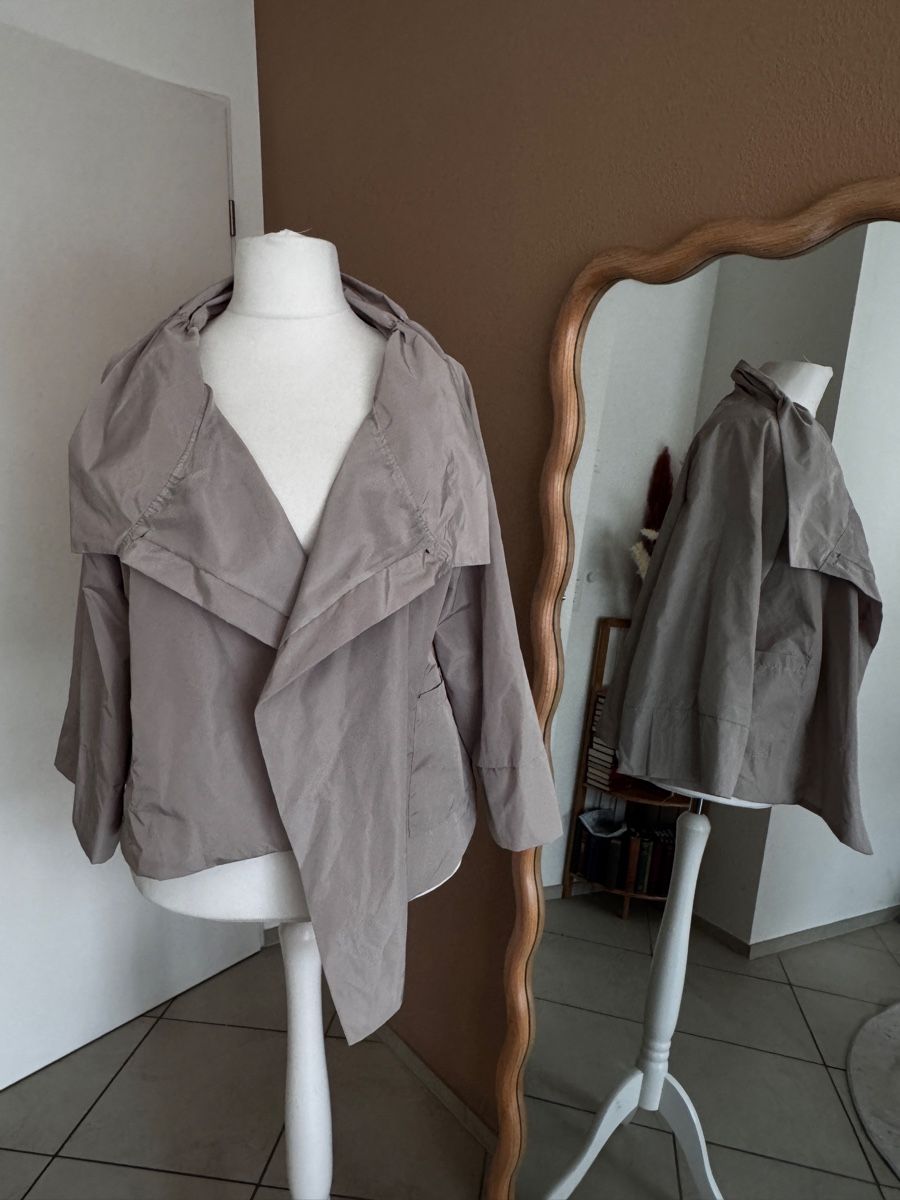 Jacken: Aparte, asymmetrische Jacke beige – Neu (gemäss Beschreibung) aus Muttenz von einfach-schoen 2