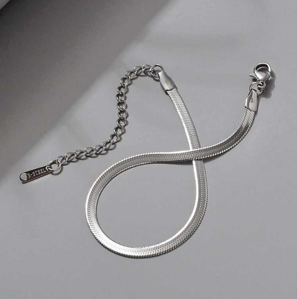 Armbänder & -reifen: Bracelet en acier inoxydable  – Neu und originalverpackt aus Châtel-St-Denis von Montclair_Swiss 3