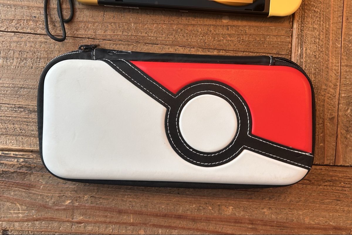Nintendo Console: Nintendo Switch Pokémon Edition  – Usato da Egnach venduto da SamC999 1