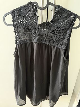 Only Oberteil Top kurz schwarz Grösse S Spitze