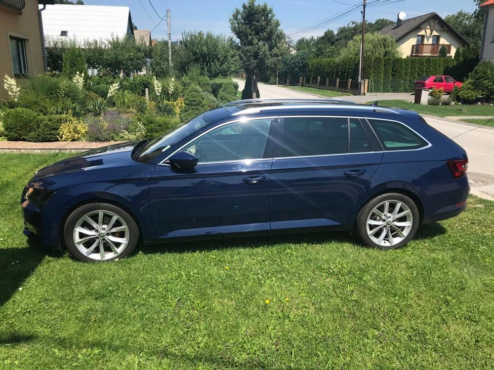 Skoda Superb Combi 2.0 TDI Style mit Vollausstattung