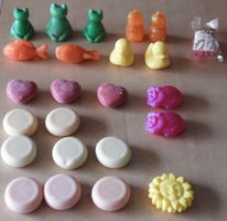 SAMMELN KLEINE FIGURE ALS SEIFE, AUS ALTEN ZEITEN