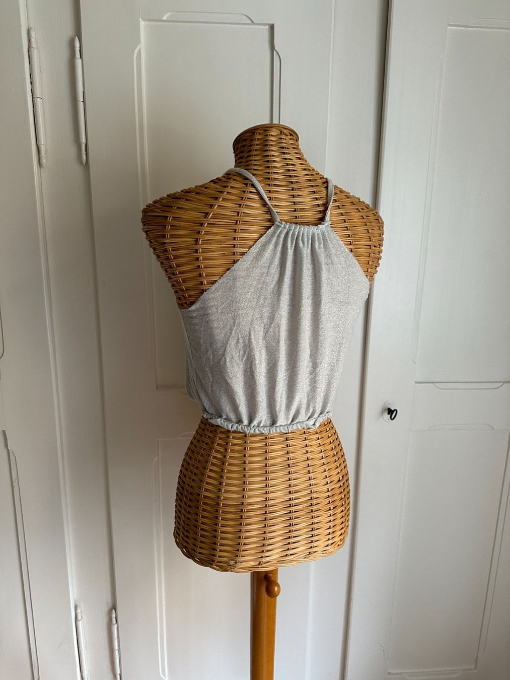 Tops: SUITE BENEDICT - cropped Top silbern S – D'occasion à Zürich par Diazaio 2