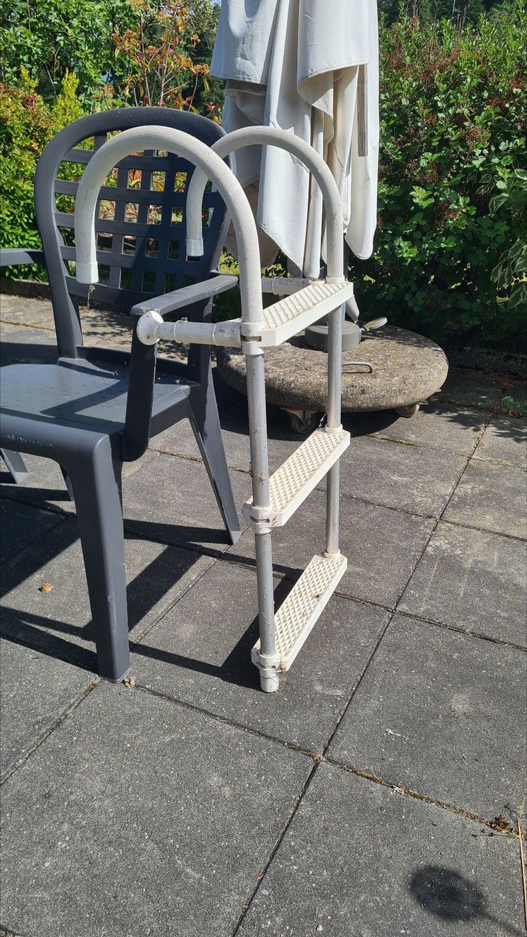 Leitern: Poolleiter, 3 Sprossen, weiss/silber, Sommer-Schnäppchen ... – Gebraucht aus Hombrechtikon von Arica1 3