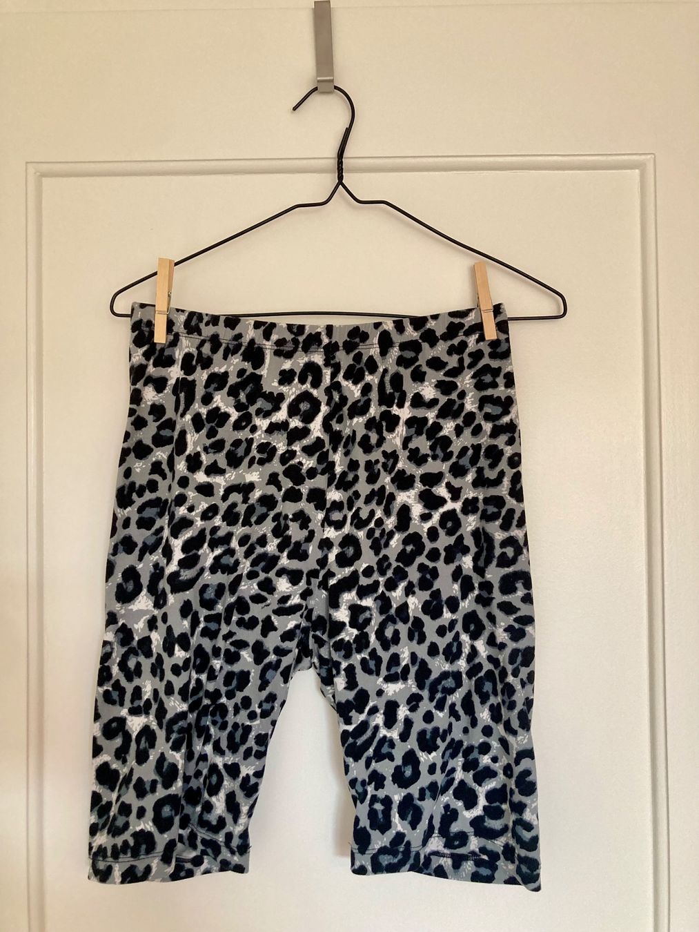 Leggings: Kurze Stoffleggins Leo – Usato da Zürich venduto da vesieber