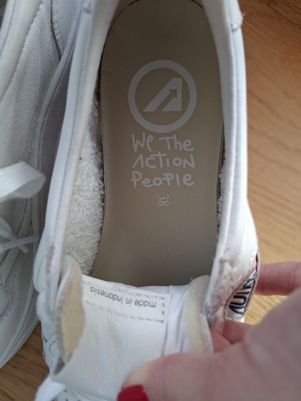 Autry Scarpe da uomo: AUTRY Medalist Sneaker Leder Weiss Grösse 38 – Nuovo (secondo la descrizione) da Wallisellen venduto da Ellasophialove 8