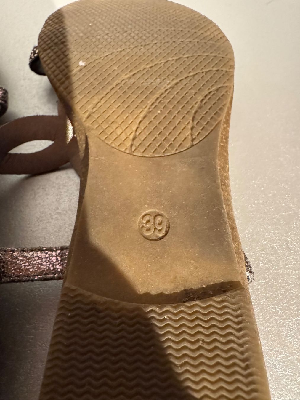Damenschuhe: Sandaletten mit Strassapplikationen Gr. 39 – Gebraucht aus Grosswangen von shoes.bags.and.co 3
