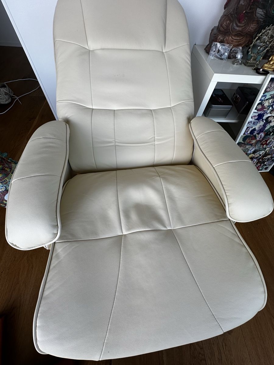 Pfister Poltrone: Relaxsessel-Ledersessel mit Hocker  – Usato da Erlinsbach SO venduto da dikaan 1