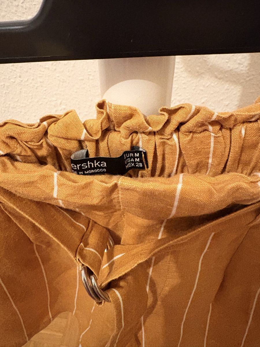 Bershka Hosen: Short rayé Bershka taille M – Gebraucht aus Chêne-Bougeries von bru_bs9n 2