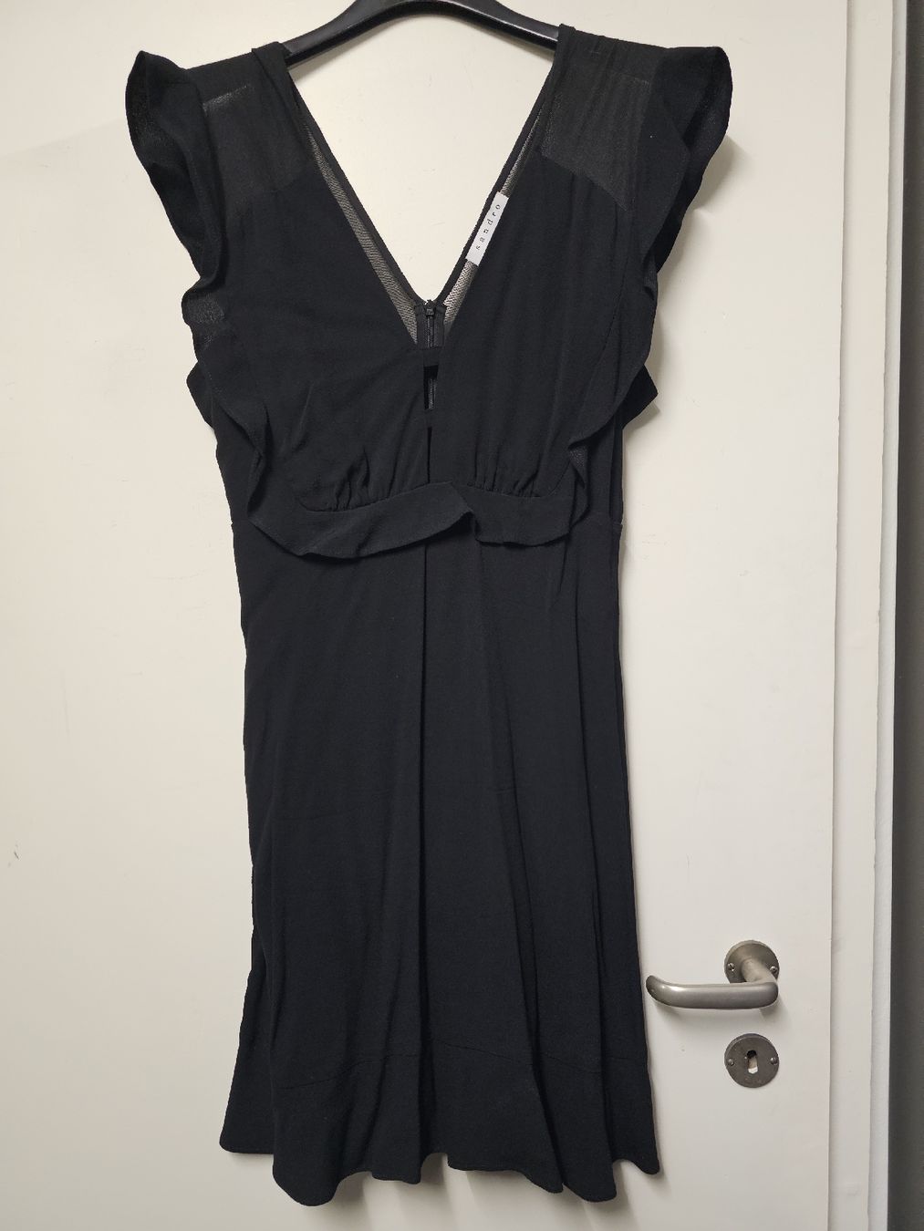 Sandro Vestiti: Robe Noire Sandro/Coupe originale,stylée, chic/Viscose/T:38 – Nuovo (secondo la descrizione) da Basel venduto da Paloma6261 9
