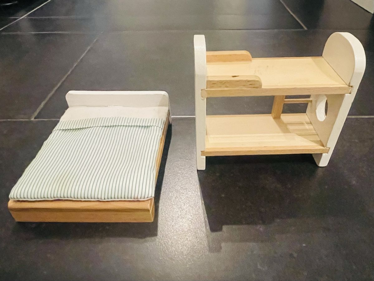Case e mobili per bambole: Puppenhaus Holz – Usato da Pfäffikon ZH venduto da cor_m7qy 6