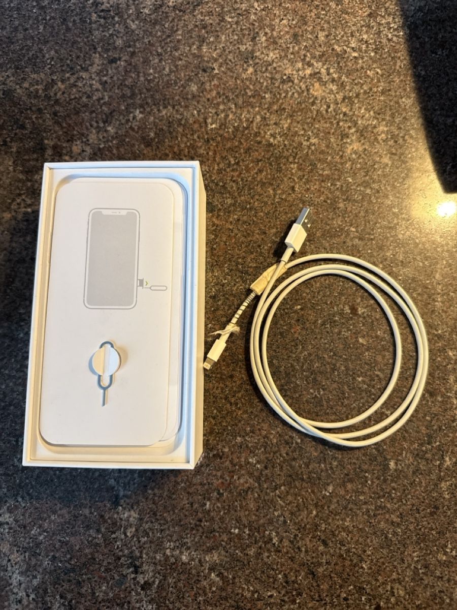 Apple Telefoni cellulari / Smartphones: Apple iPhone 11 schwarz 128GB – Usato da Winterthur venduto da Fa_bio 4