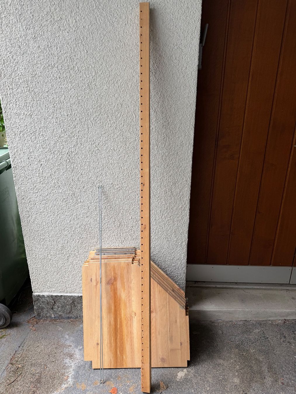 Ikea Scaffali: Ikea IVAR Eckregal -  8 Stück Regalböden plus Eckpfosten – Usato da Thalwil venduto da Andi8800