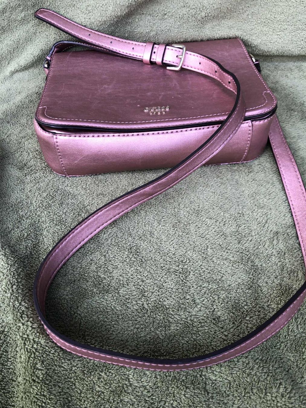 Guess Borse da donna: Guess Tasche – Nuovo (secondo la descrizione) da Büren an der Aare venduto da Timike87