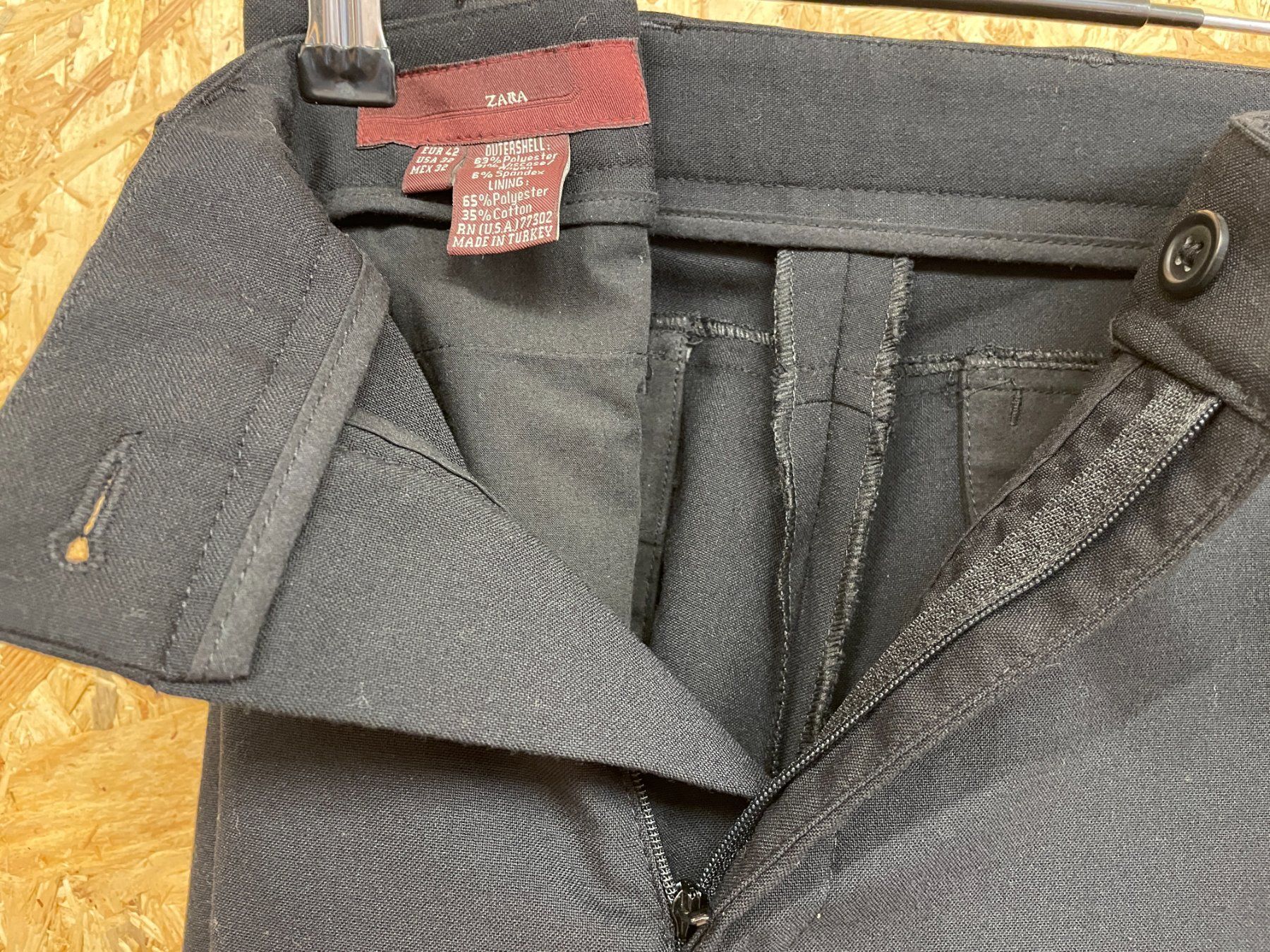 Zara Pantaloni: ZARA pantalon noir T42 – Usato da Lausanne venduto da PlusValue_Lausanne 3