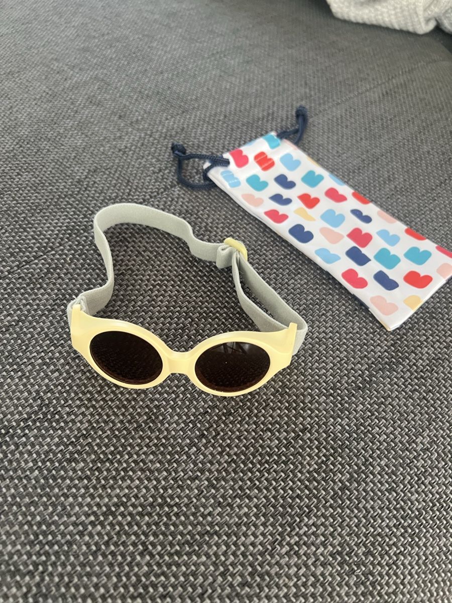Béaba Occhiali & Lenti: Sonnenbrille Beaba 0-9 Monate – Usato da Freienwil venduto da mile710
