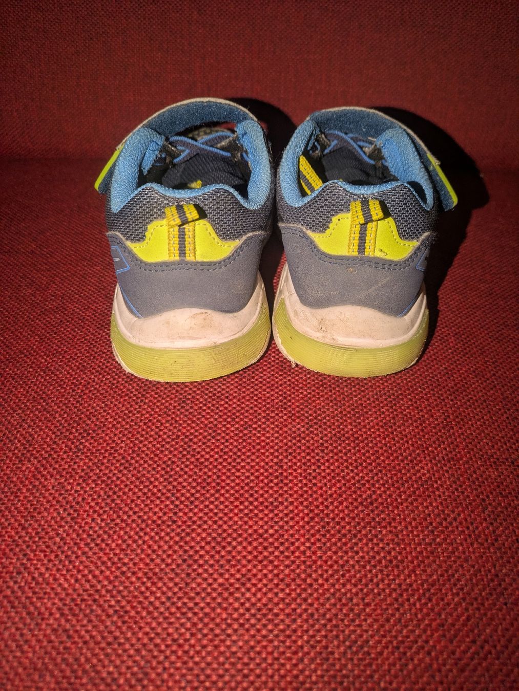 Scarpe per ragazzi: Sneaker mit licht (KangaRoos), Gr. 28 – Usato da Winterthur venduto da PMeyja03 3