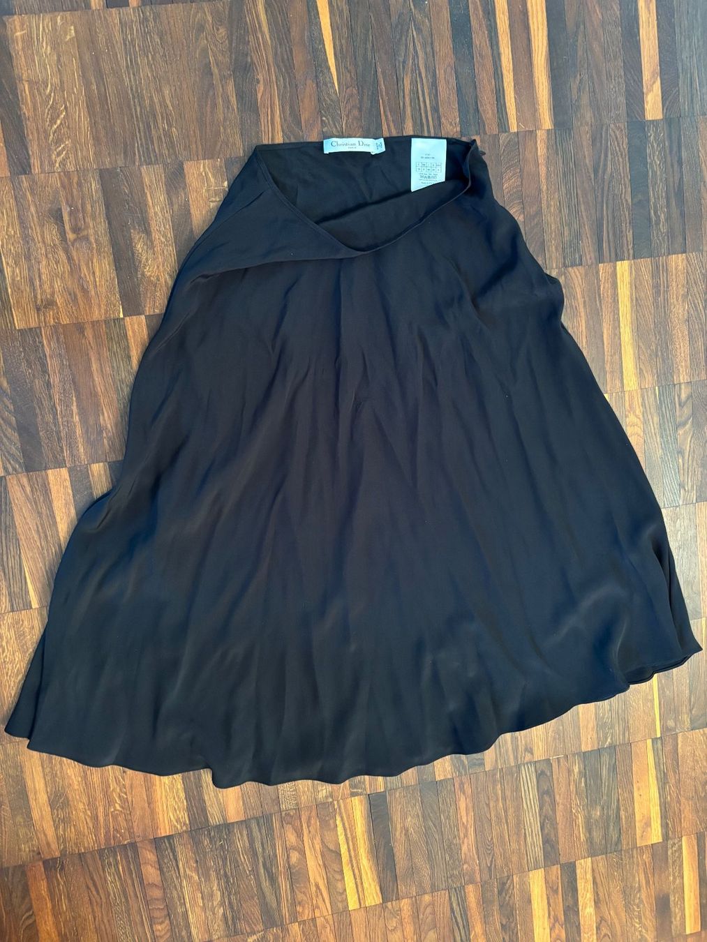 Dior Jupes: DIOR Wolljiupe karee D36 – D'occasion à Herrliberg par mayfi 9